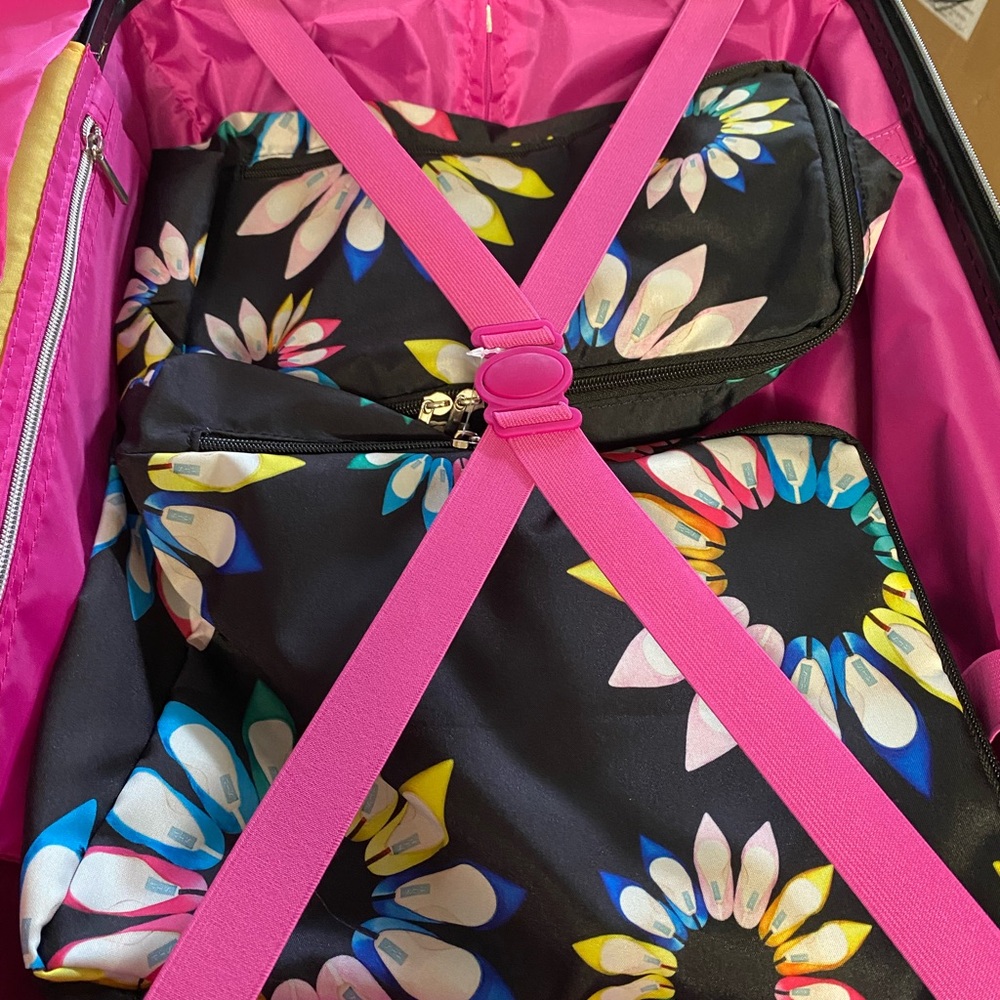Sarah Jessica Parker Expandable Carry-On 18 inches Black Floral Luggage Set - Picture 7 of 13